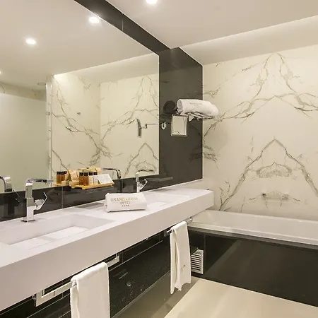 Grand Luxor All Suites 5*